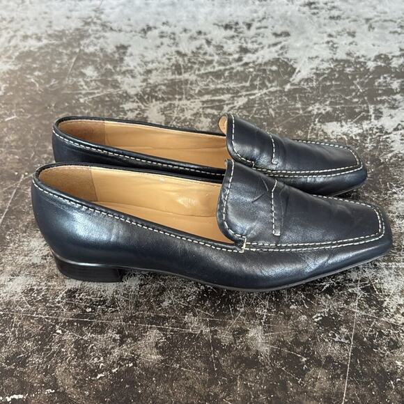 Nine West Dark Navy w/Contrast Stitching Made in Brazil Leather Loafers Size 6 - Picture 3 of 7